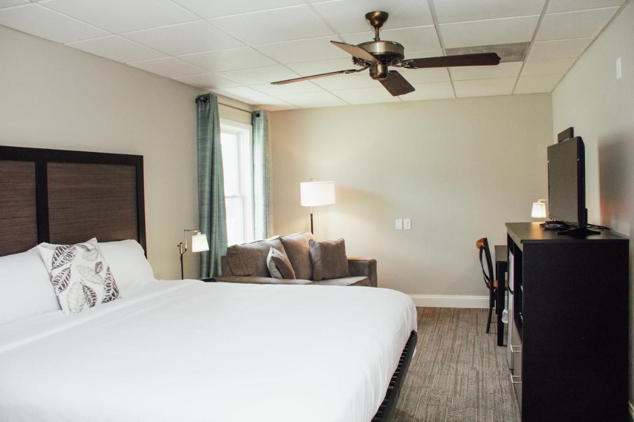 New Holland Country Squire Inn And Suites מראה חיצוני תמונה