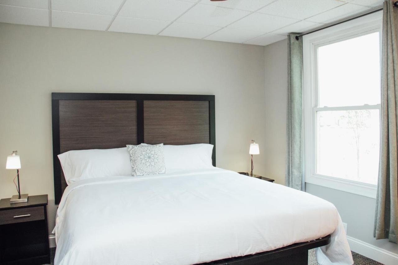 New Holland Country Squire Inn And Suites מראה חיצוני תמונה