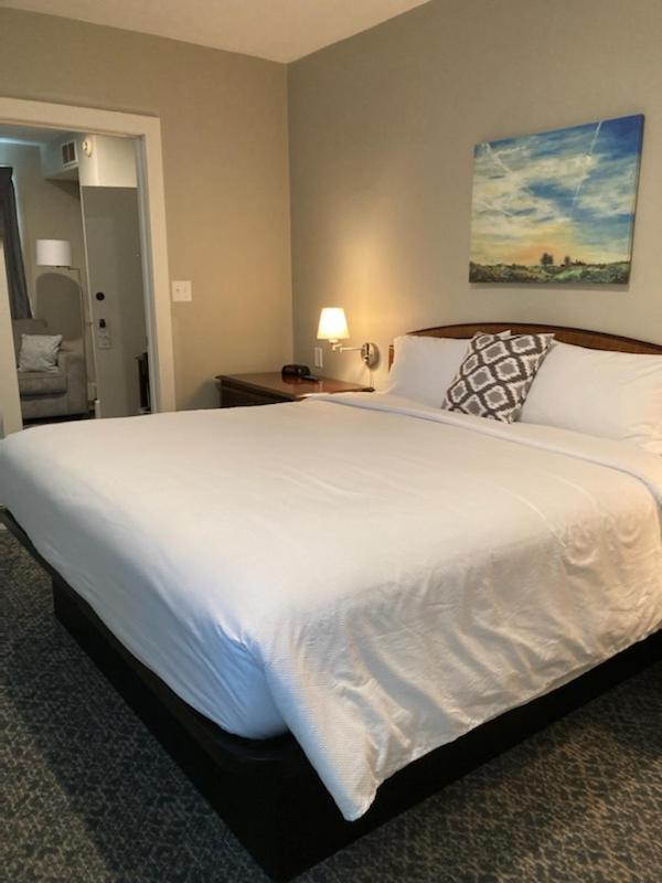 New Holland Country Squire Inn And Suites מראה חיצוני תמונה