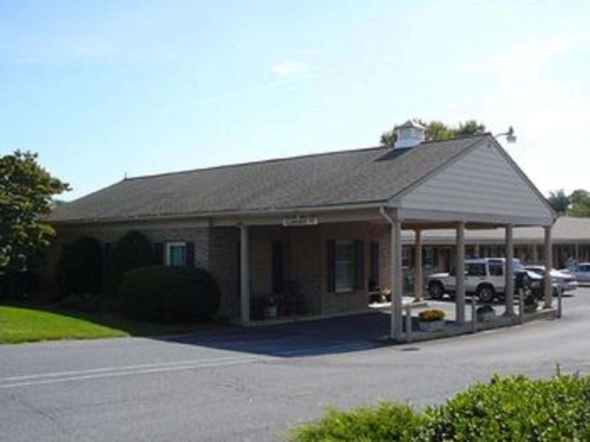New Holland Country Squire Inn And Suites מראה חיצוני תמונה